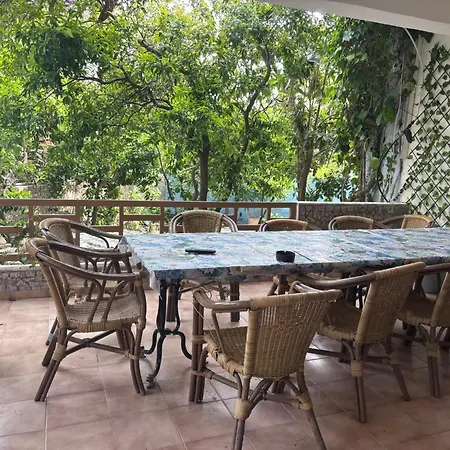 Aleka Apartamento Cos