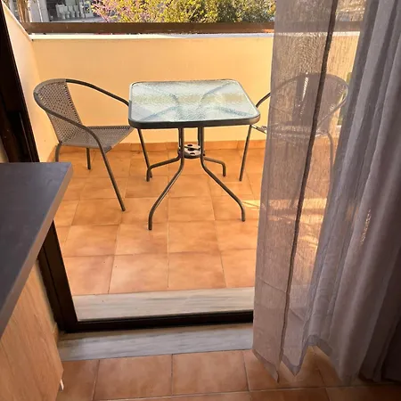 Apartamento Aleka Cos